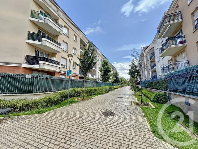 Appartement F3 à vendre - 3 pièces - 66.35 m2 - NOISY LE GRAND - 93 - ILE-DE-FRANCE - Century 21 E.F.I.